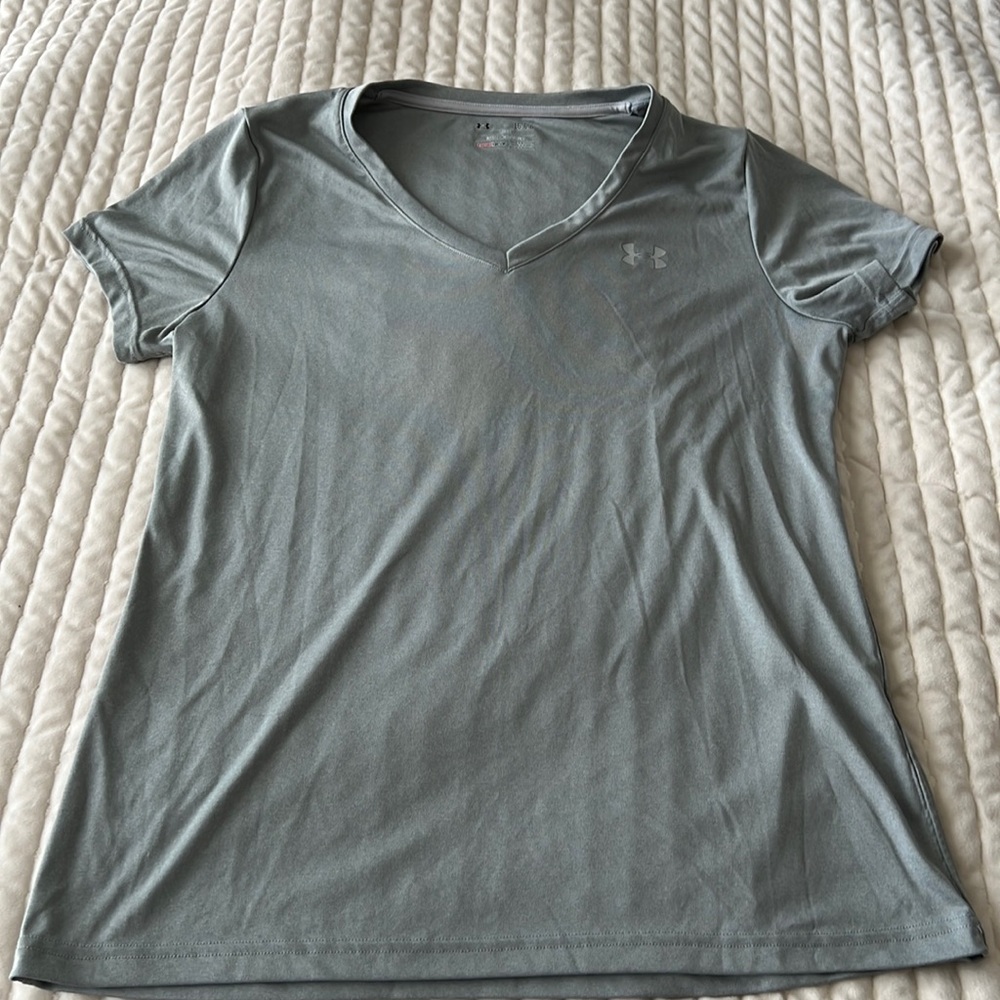 Silver Under Armour Workout Top (032)
